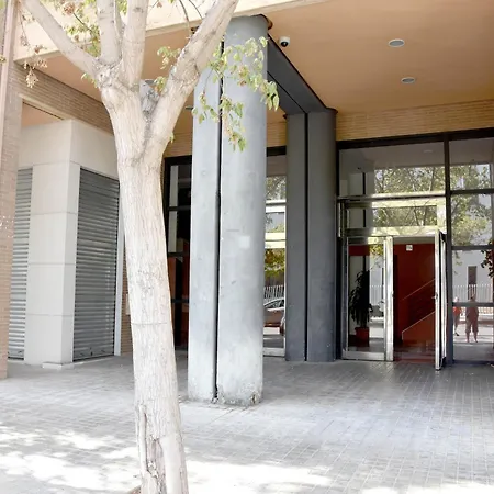 Muy Bien Situado Ciencias N Apartman